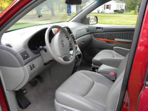 thumbs 2009 toyota sienna int 8ce5583d913561799d128c7fd0563c34 Wheelchair Accessible Sienna Rampvan Maintains Toyotas Reputation for Quality