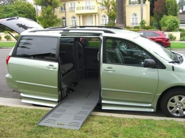 2008 Toyota Sienna Ext