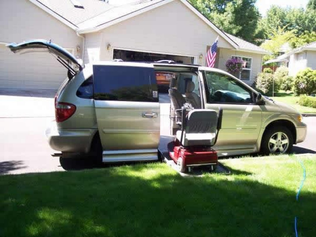 Read Top 5 Exterior Features for the Handicapped Driver Dodge Caravan 2005