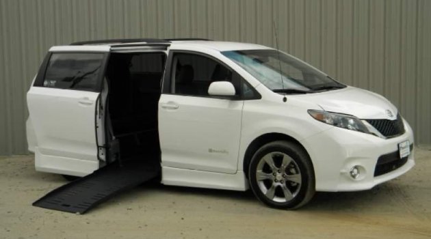 2011 Toyota Sienna Ext