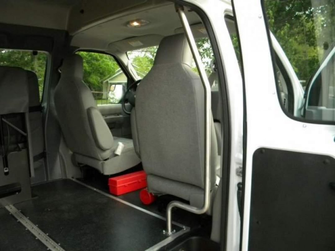 Read How Raised Roofs Help the Disabled Driver Ford E250 2011