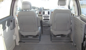 thumbs 2010 chrysler entervan14ebb37ac8939f2befb8de586291ccd9d Chrysler Entervan Combines Comfort and Function